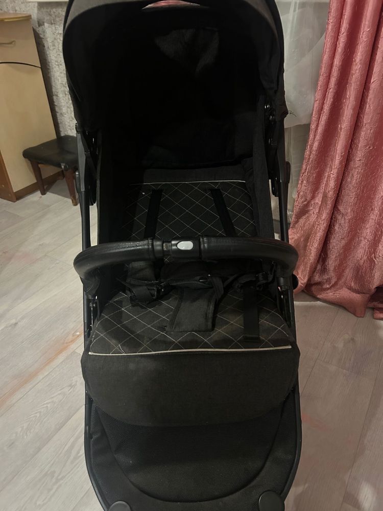 Продам прогулочную коляску
