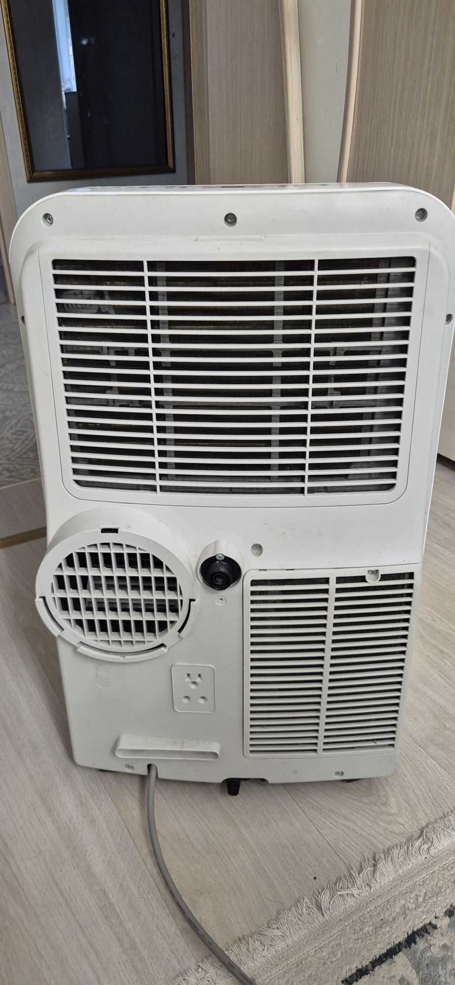 Продам переносной кондиционер Midea