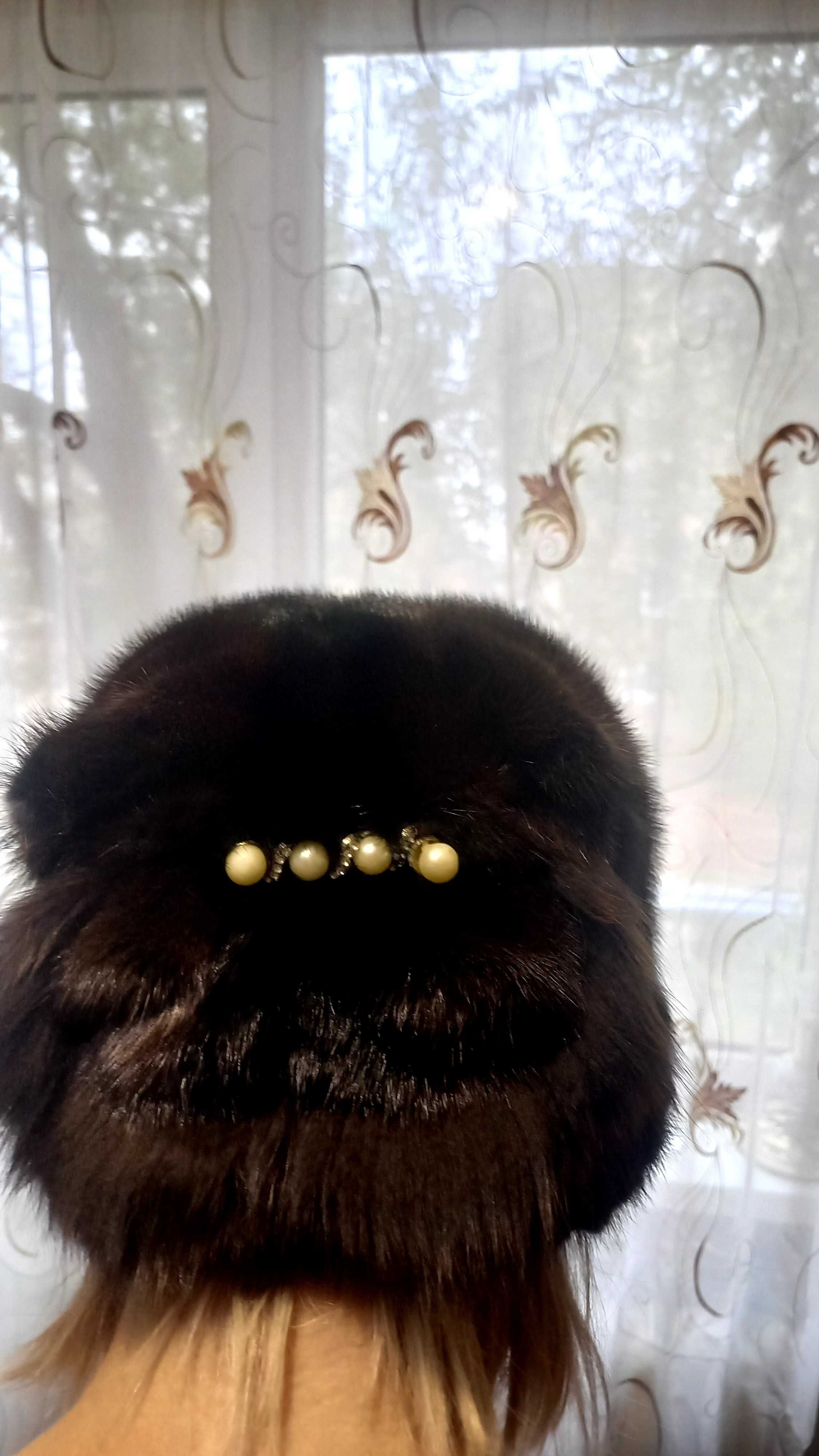 Продам норковую шапку женскую