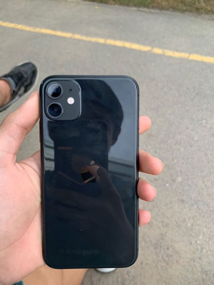 Продам iphone 11 в идеальном состаяний