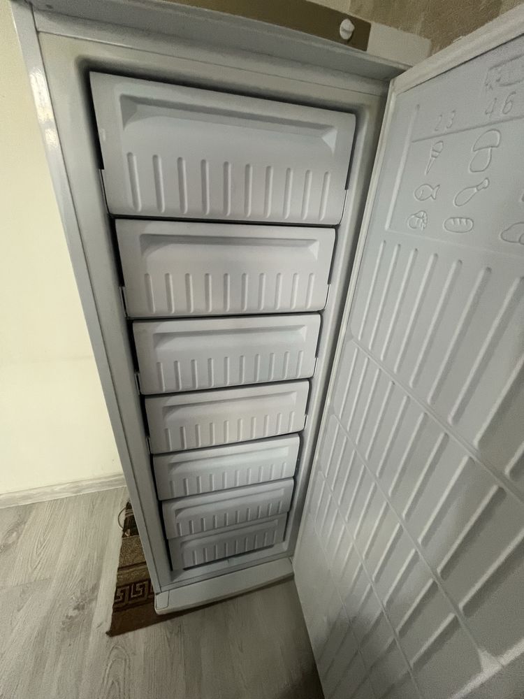 Морозильник INDESIT