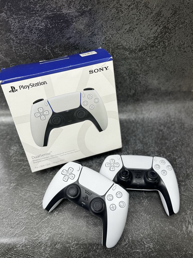 Sony PlayStation 5 CFI-1208A б/у в идеальном состоянии