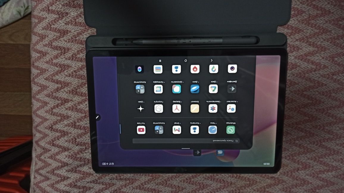 Продам Lenova Tab M11 планшет почти новый
