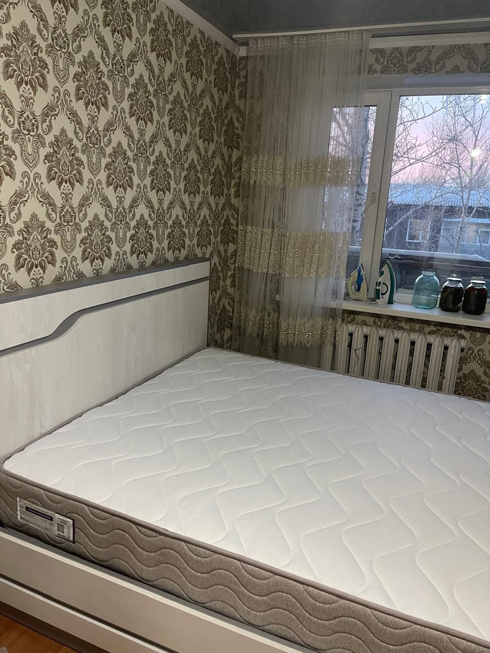 Салеметсиздерме.Кровать сатамын  жагдайы жаксы. Багасы 300мын