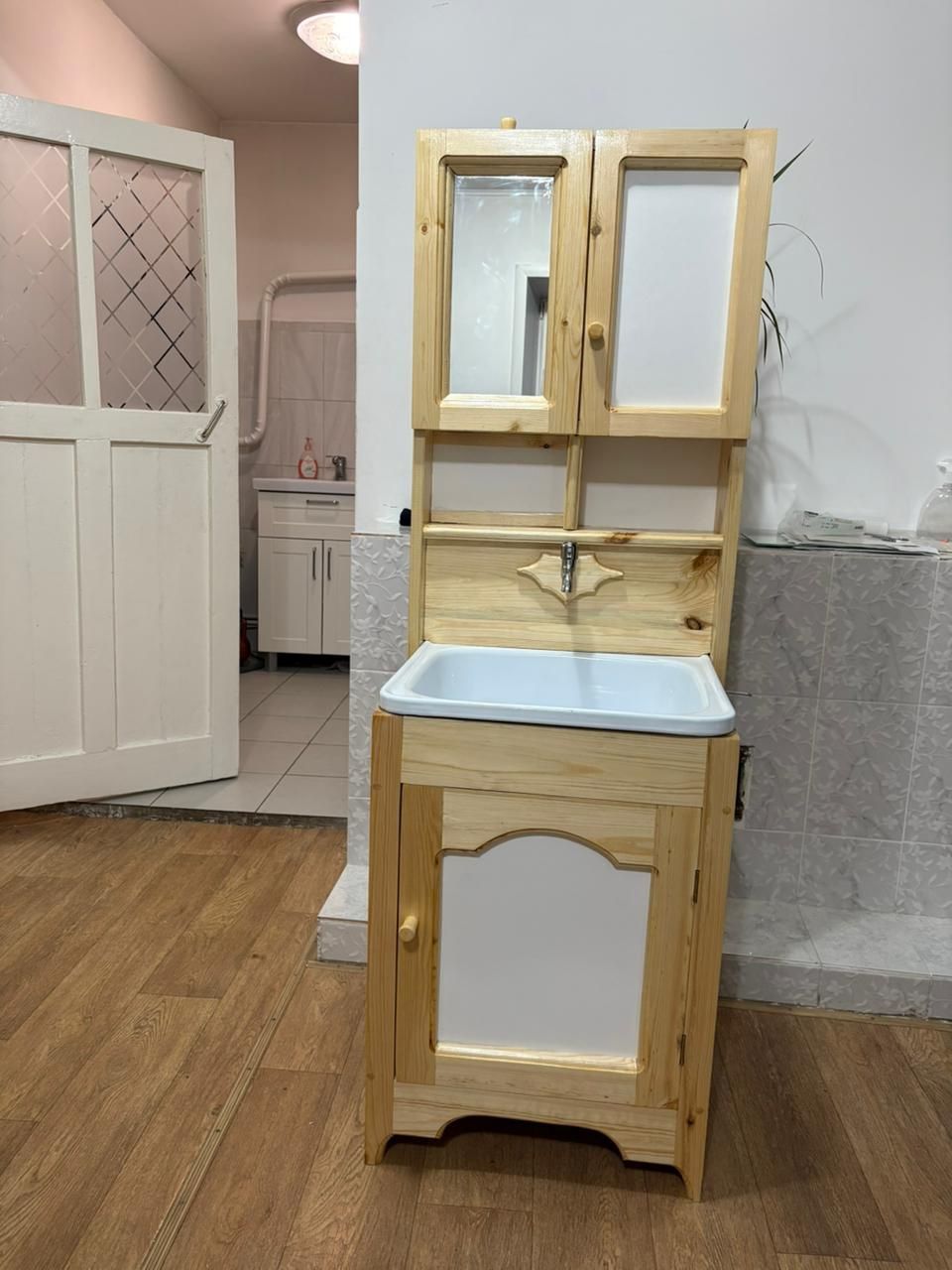 Кухонный стол и 4табуретки