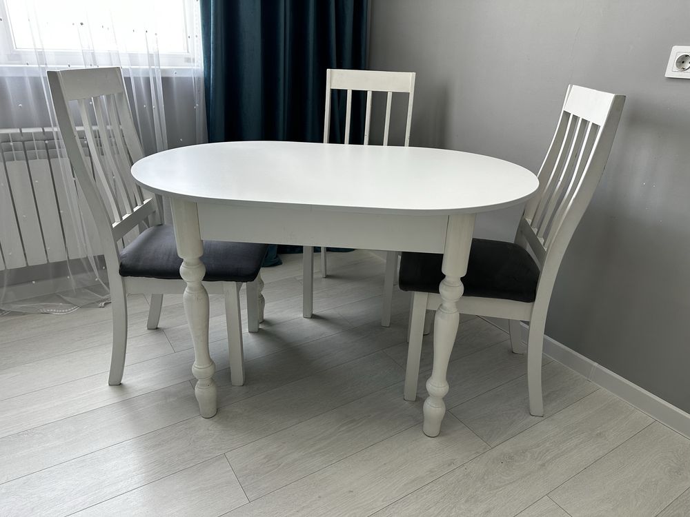 Продам стол и 4 стула