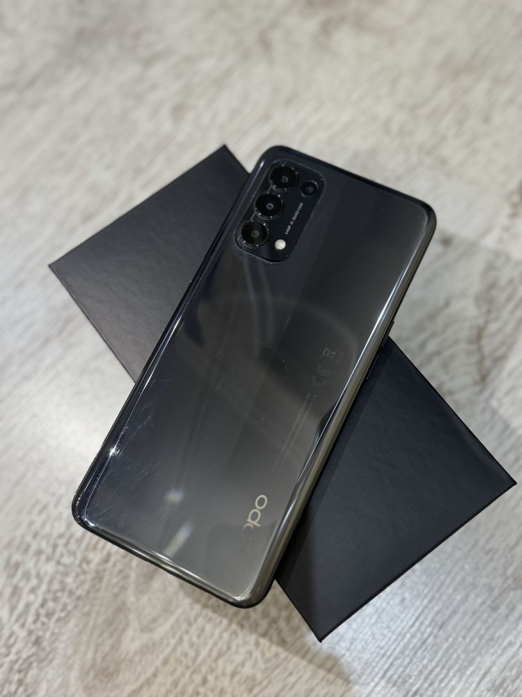 OPPO Reno 5 в идеальном состоянии, полный комплект