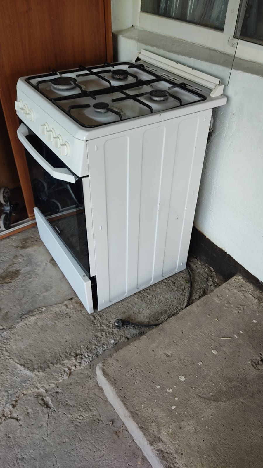 Срочно продается газовая плита Beko
