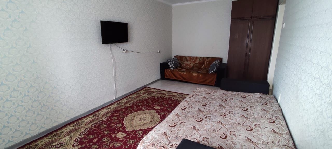 Сдаётся посуточно, по часам 1 ком.кв в 8 мкр.Wi-fi smart TV