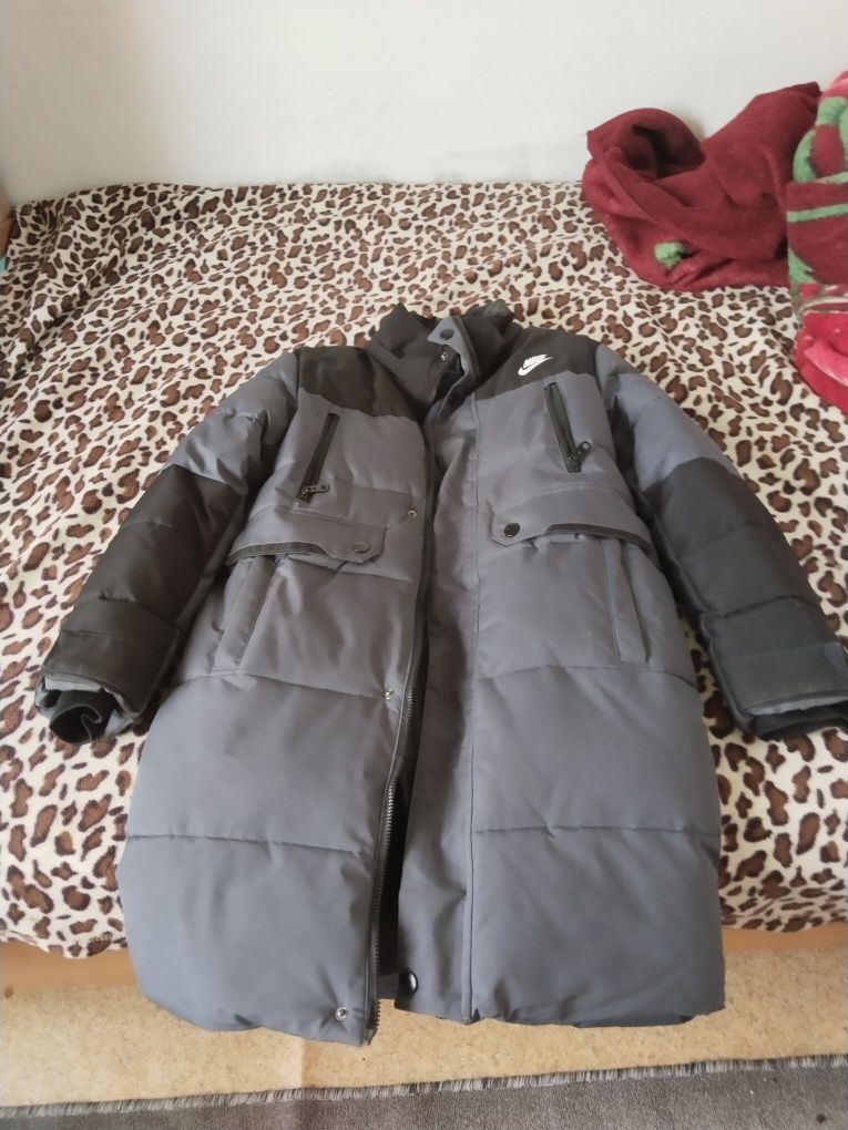 Продам куртку зимнию