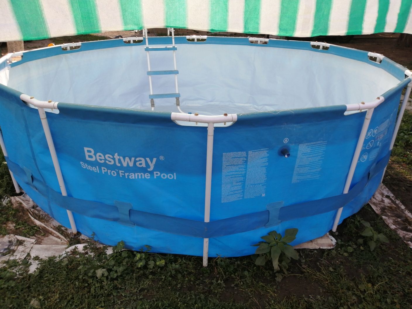 Каркасный бассейн, Бассейн bestway