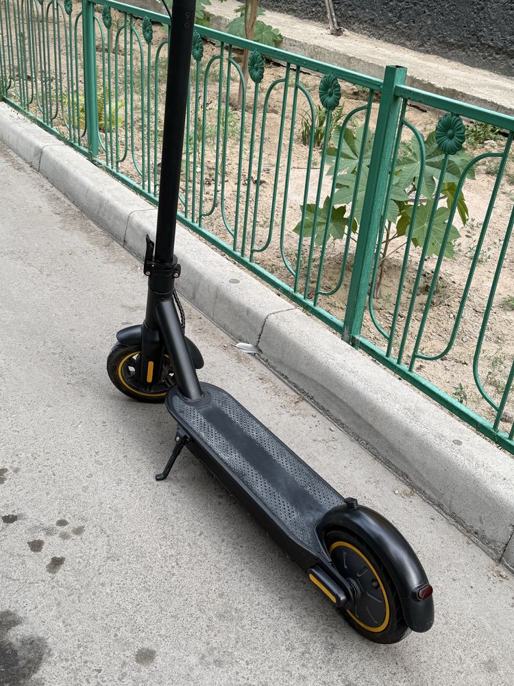 Продам электросамокат Ninebot F-серии (до 40 км/ч)Б/У
