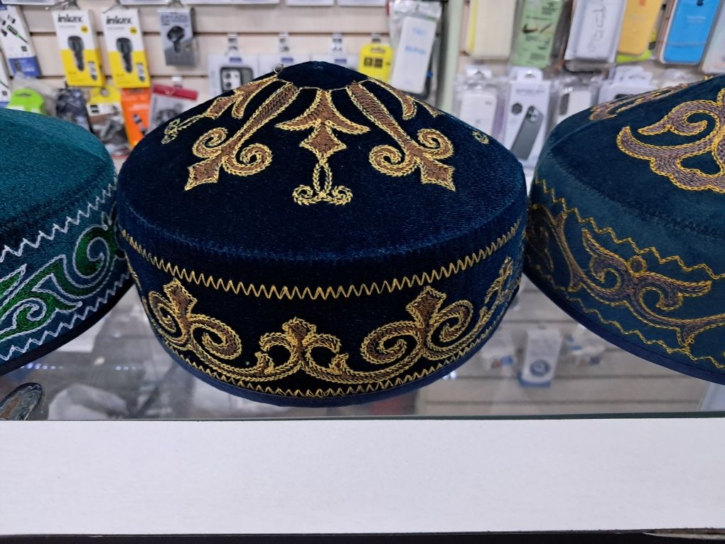 Тюбитейка. Новая. Очень Красивая вышивка.