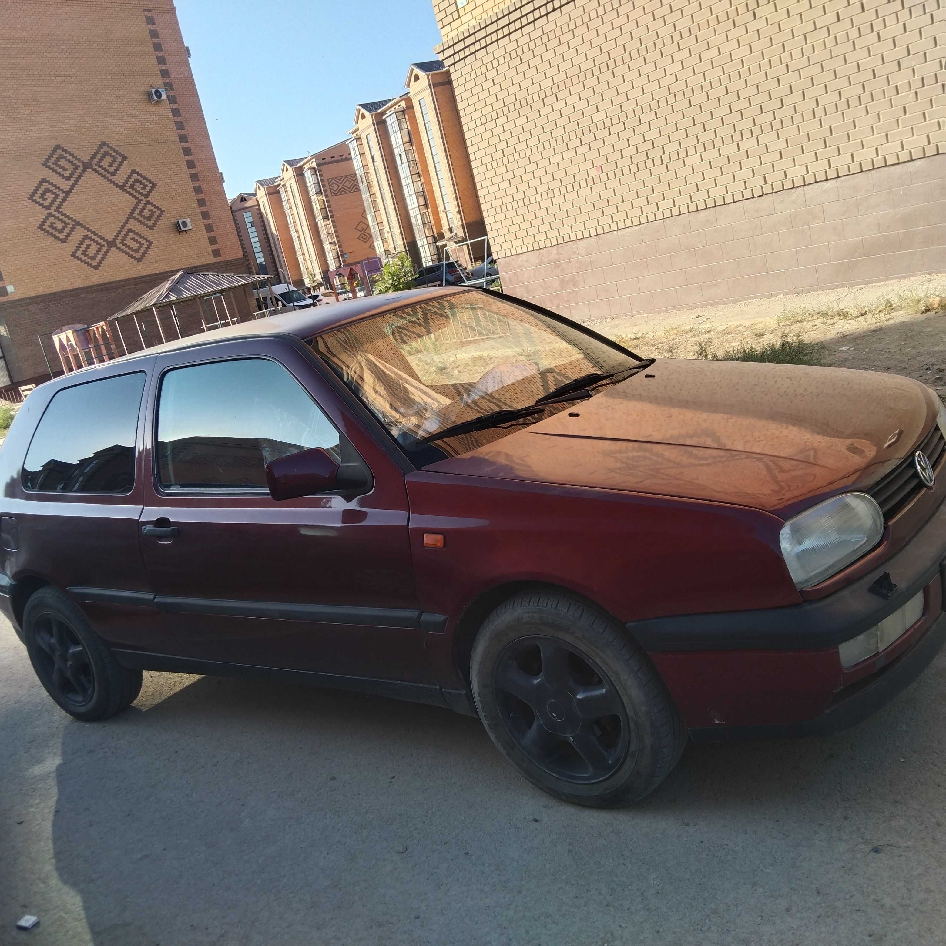 Volkswagen Golf 3  машина сатылады .1993 жылғы.