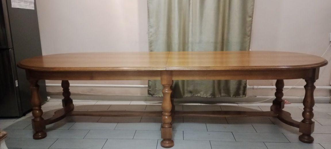 Продам стол в отличном состоянии