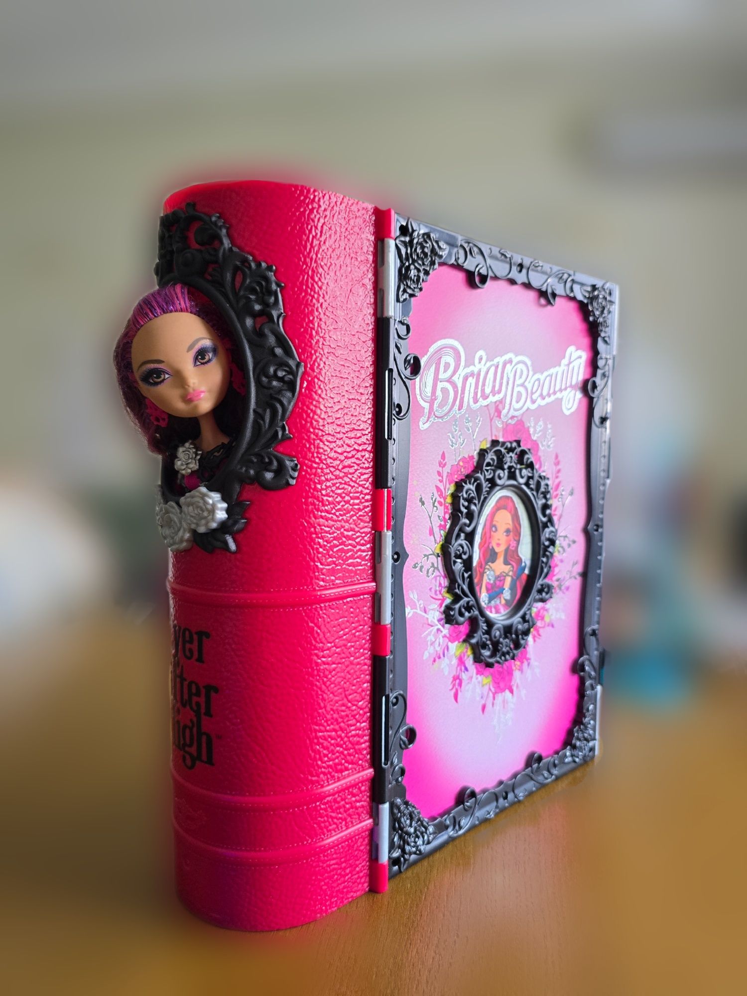 Браер Бьюти Дом-книга Эвер Афтер Хай / Ever After High