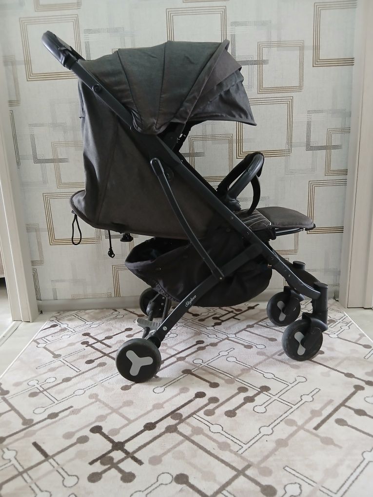 Продам коляску б/у за 15000