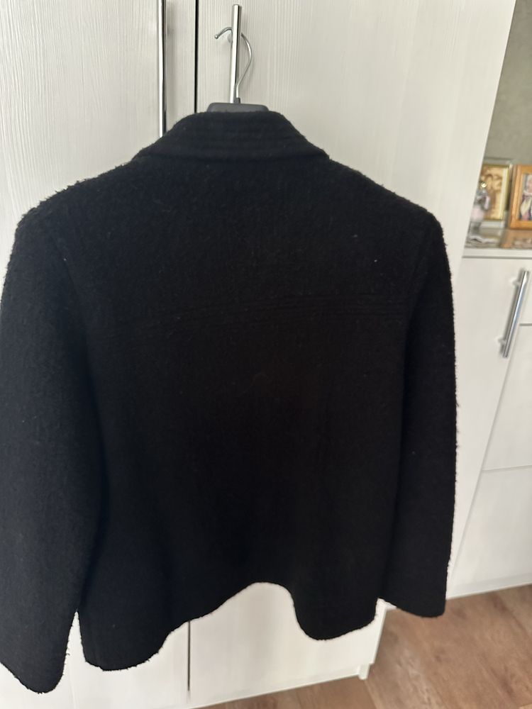 продам куртку женскую теплую букле , рр 50