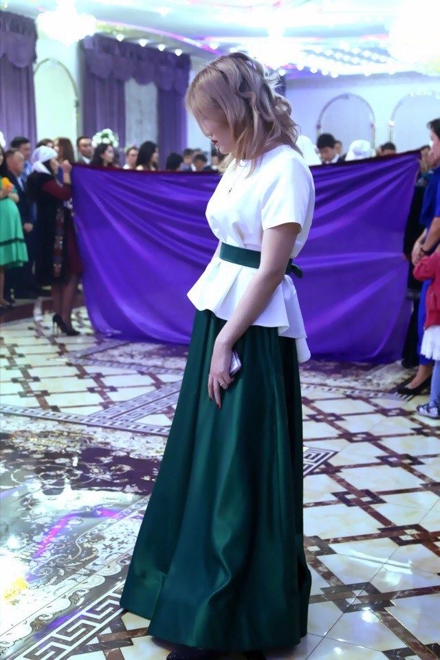 Двойка из атласного материала