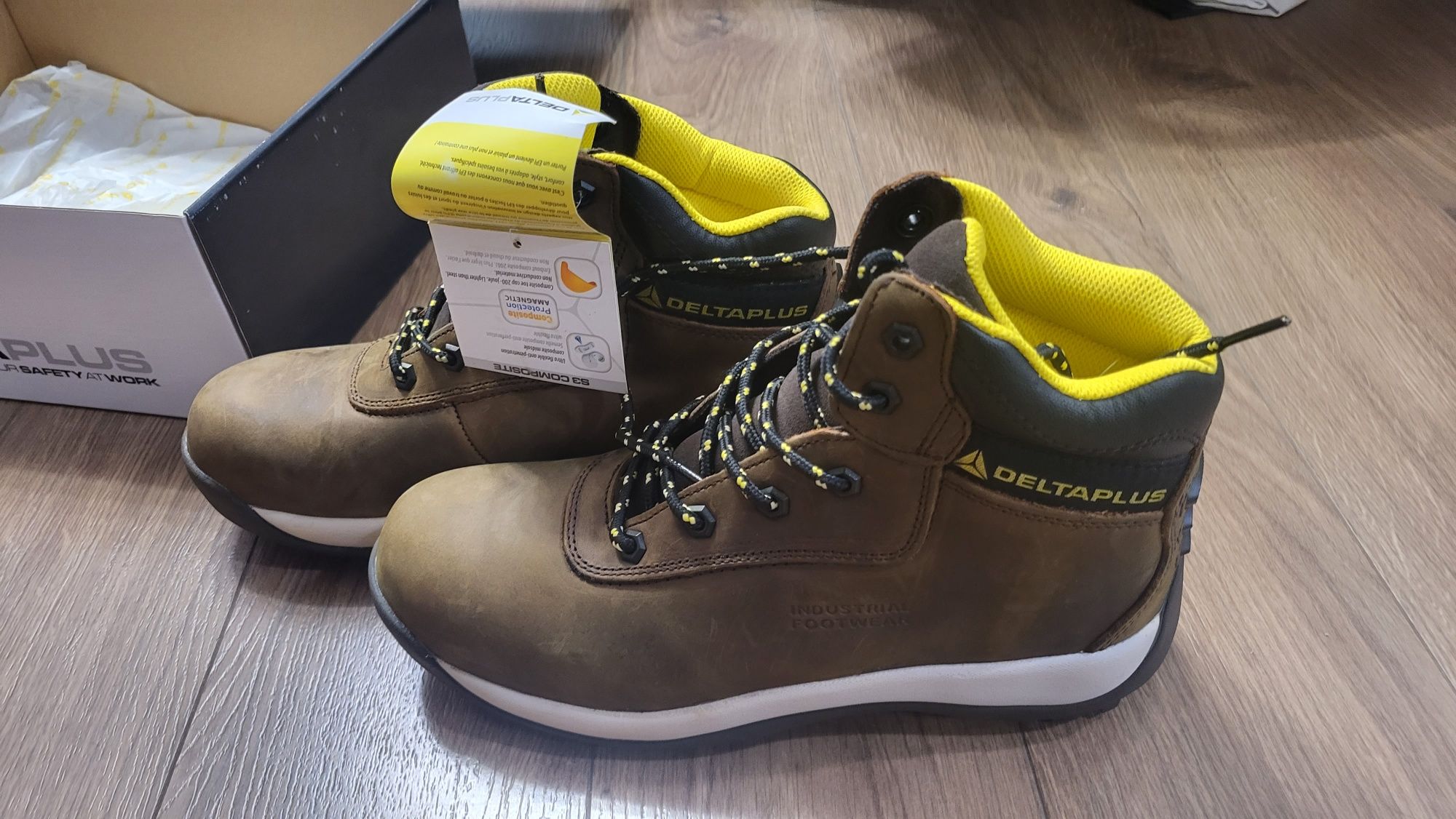 Ботинки Deltaplus  SAGA S3 SRG