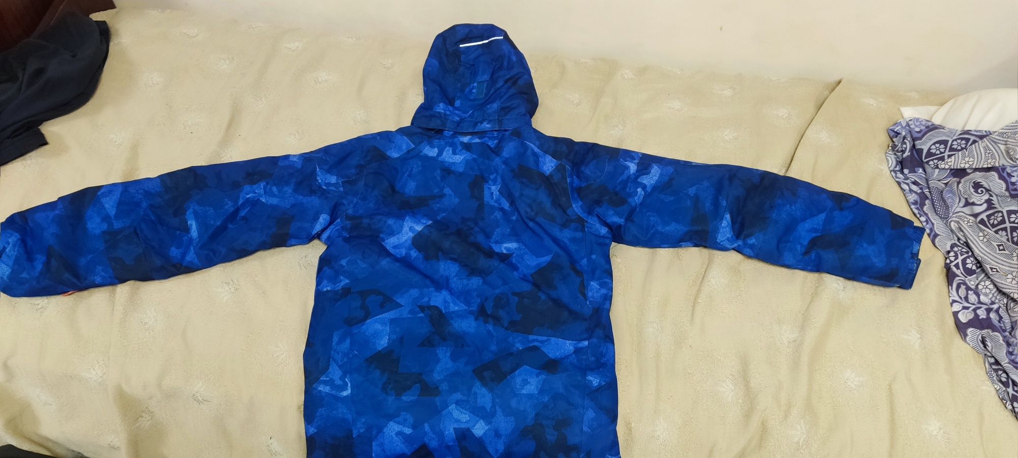 Продам зимнюю куртку Columbia Alpine Free Fall темно синий
