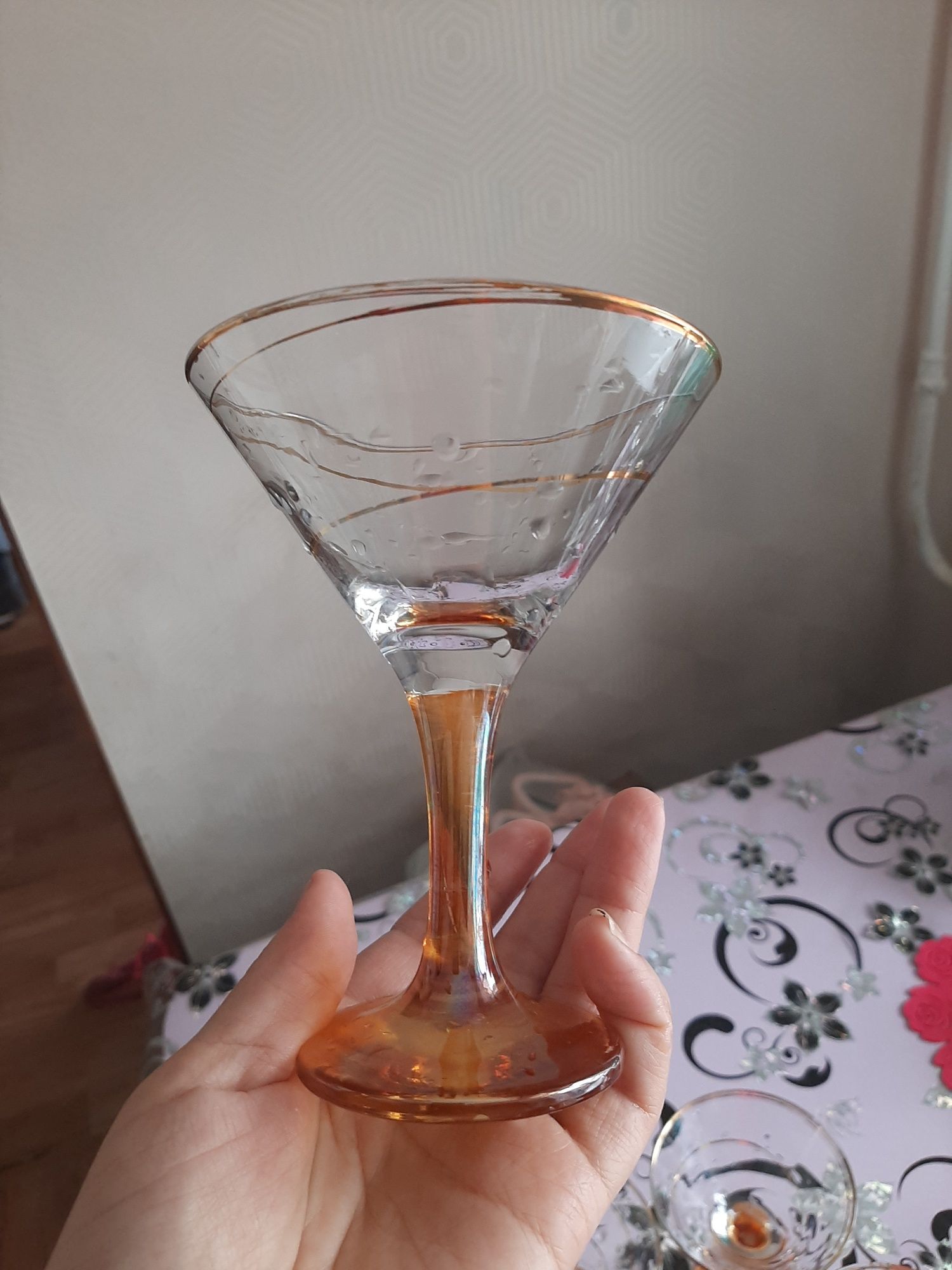 Продам стеклянные фужеры