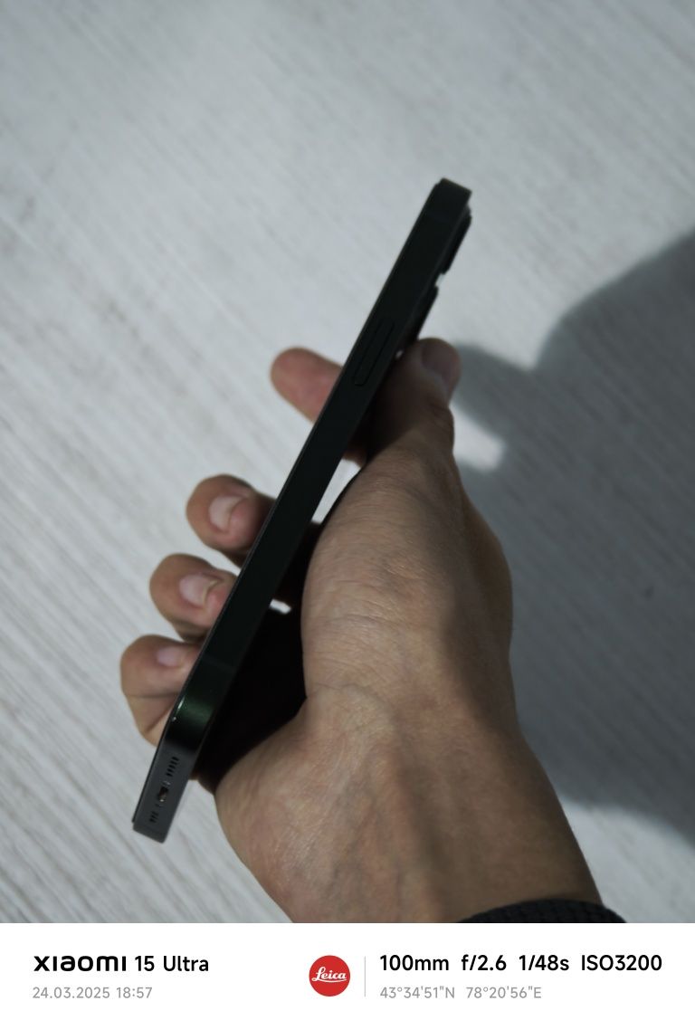 iPhone 13 128 гб с гарантией, в идеальном состоянии