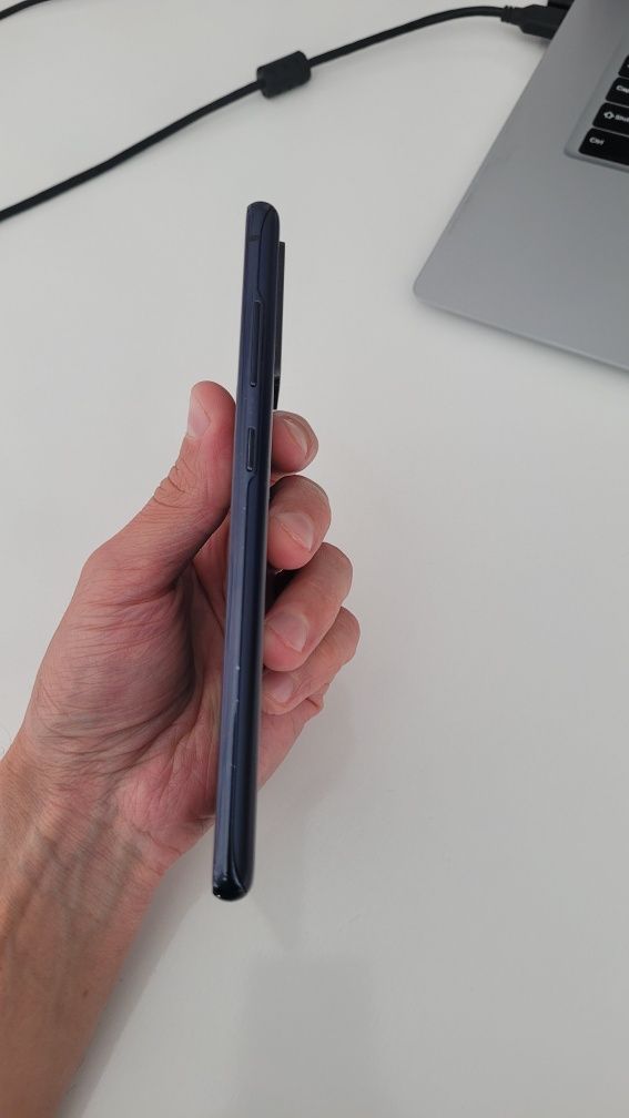 Смартфон Samsung S20FE