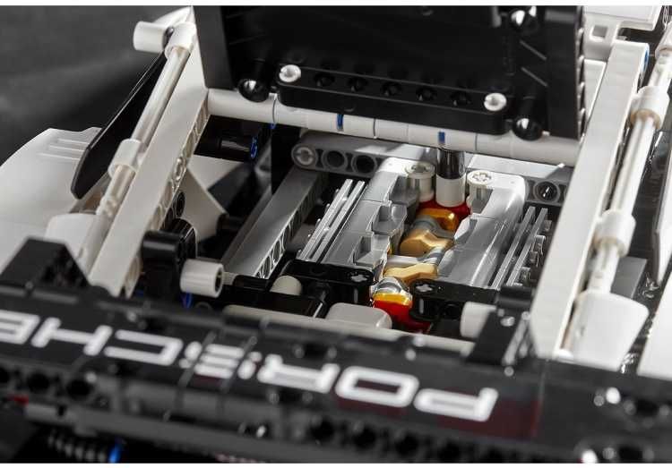 Оригинальный LEGO набор 42096 Porsche 911 RSR!