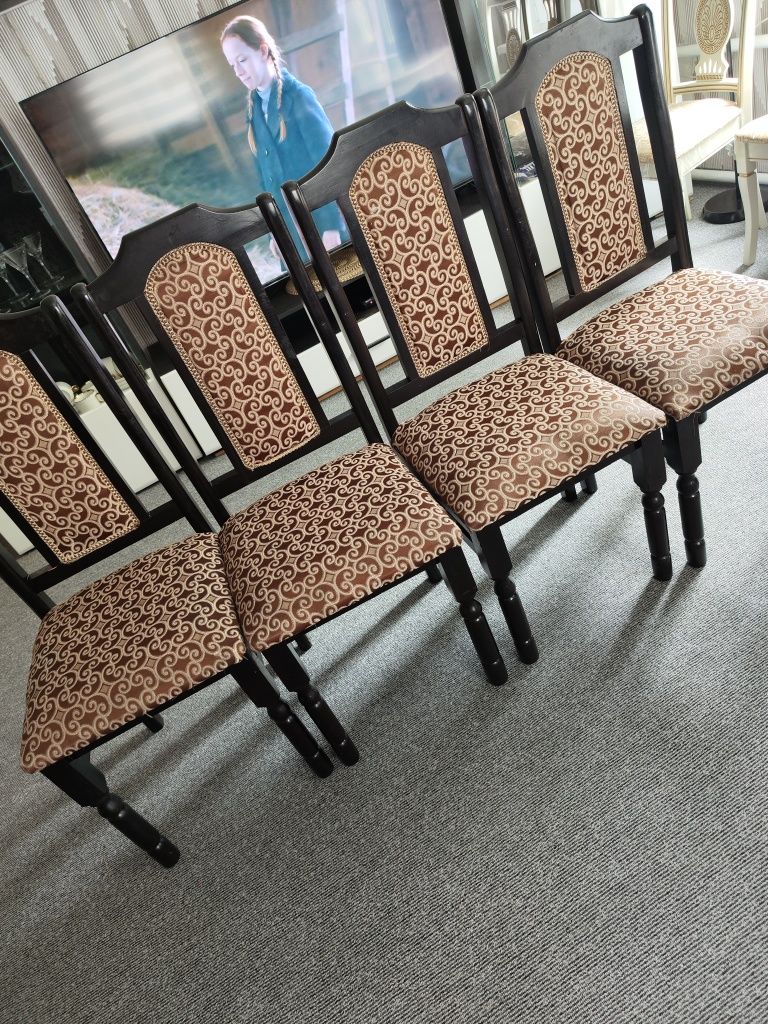 Стулья из дерева. Продам. Стулья 4 шт.