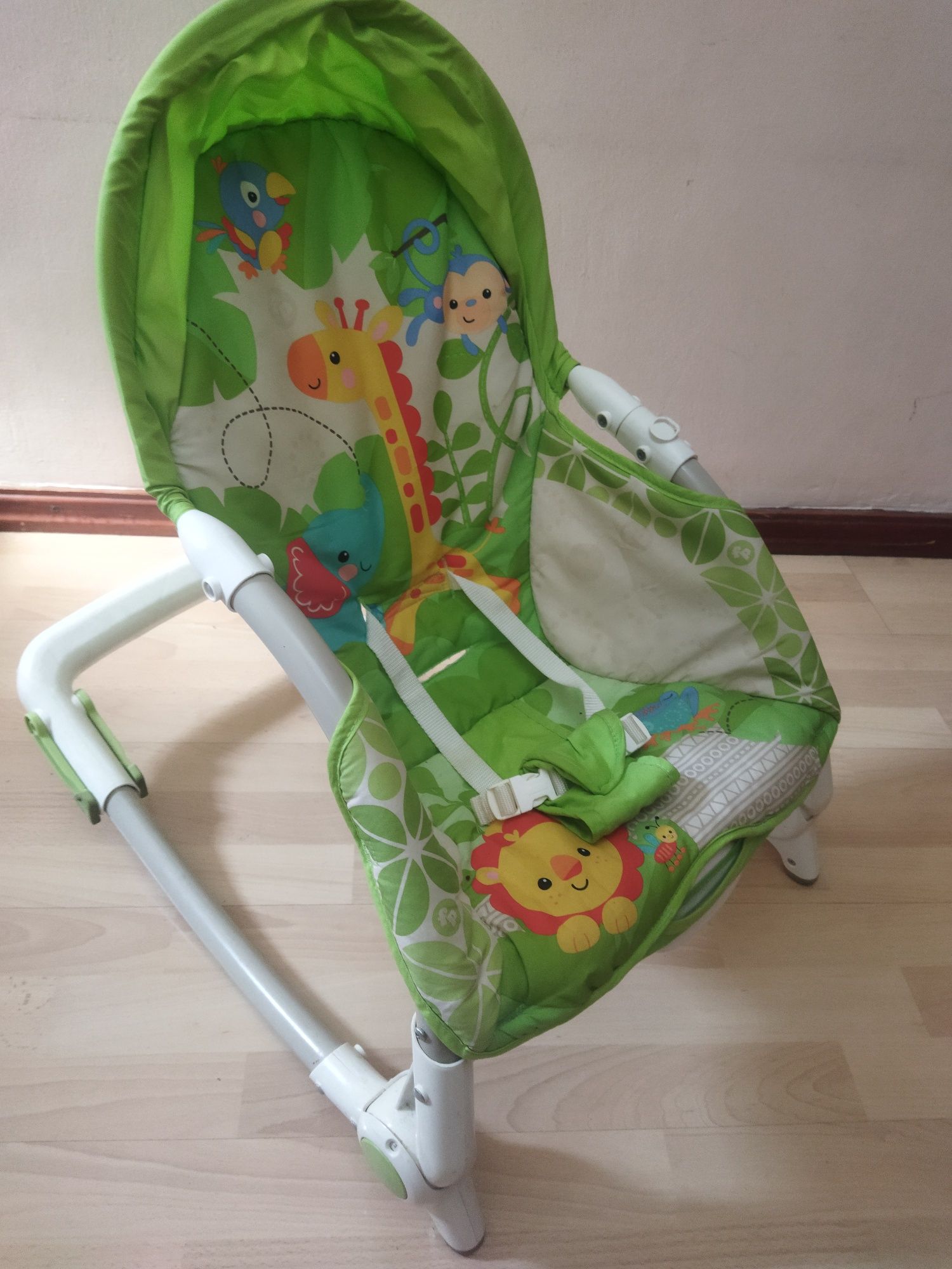 Кресло-шезлонг качалка Fisher Price 3 положения и режим вибрации