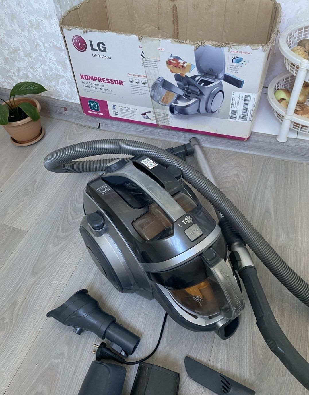 Пылесос бу  LG тт
