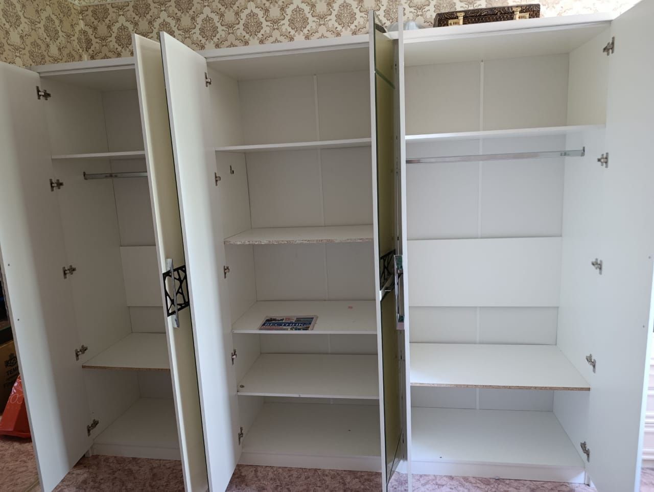 Шкаф сатам состояние новый