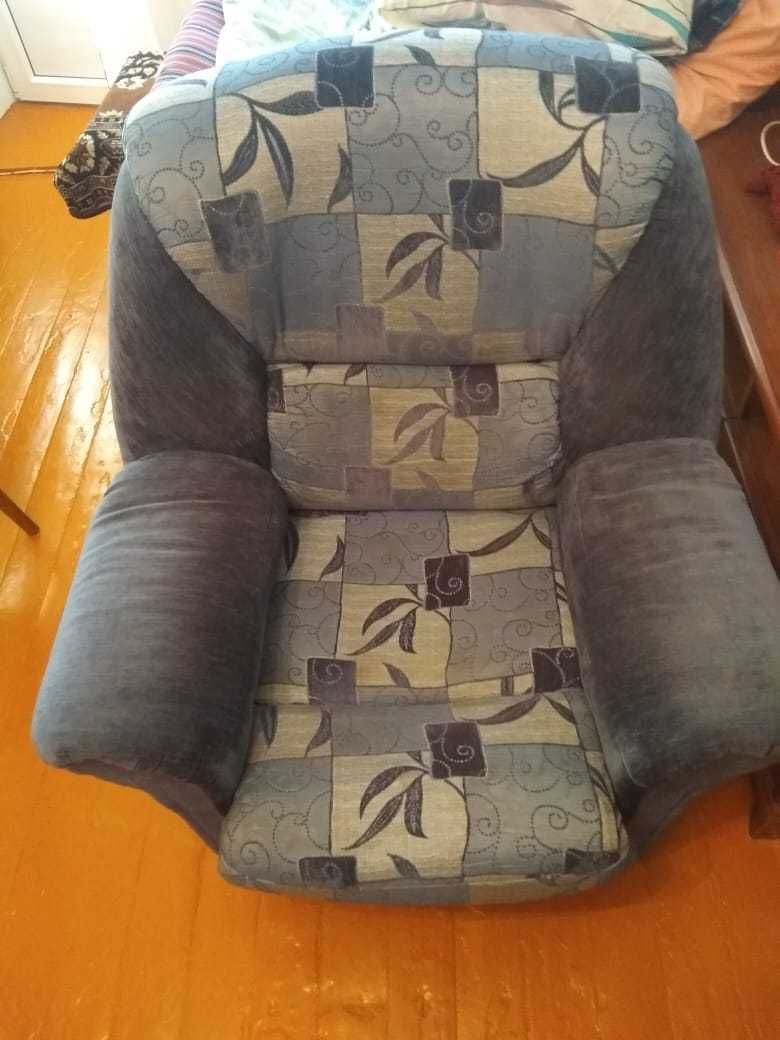 Продам диван угловой