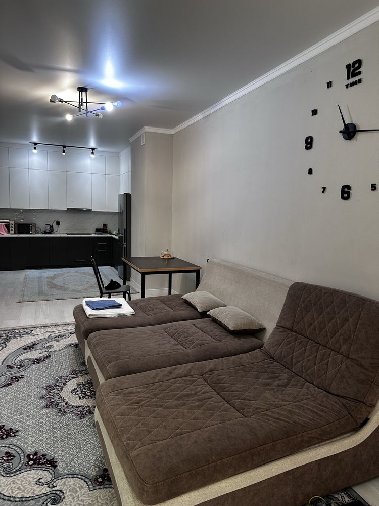 Комната (сосед в комнату)