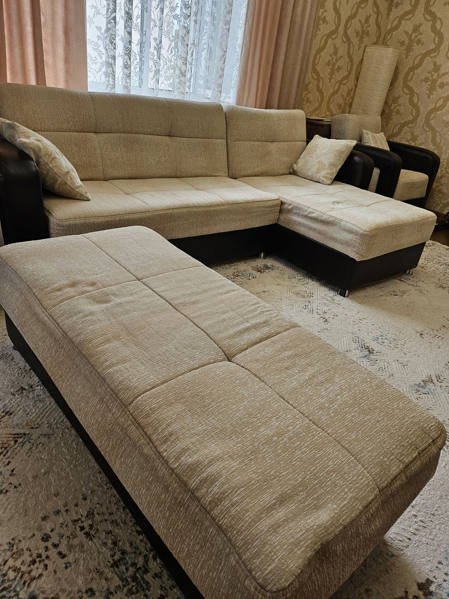 Продам диван с креслом