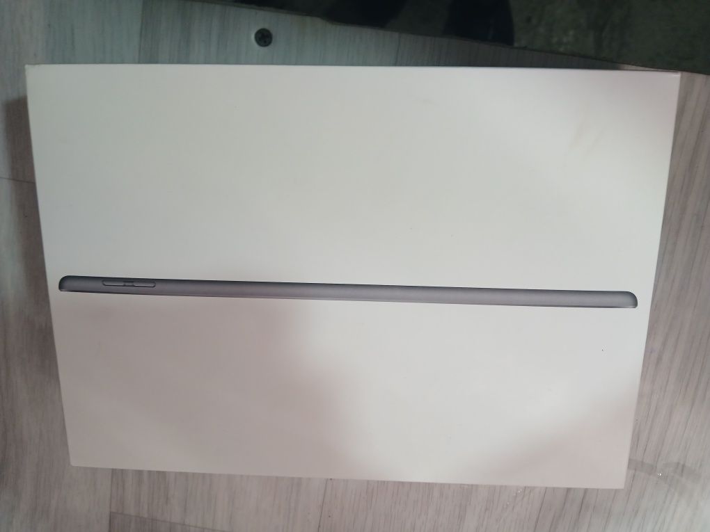 Продам ipad 8 10.2