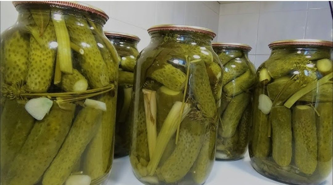 Продам банки в закрутках соление, салаты,