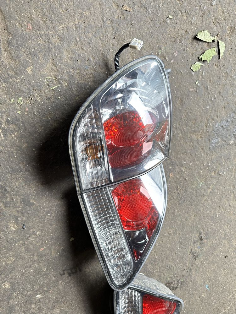 Задние фонари на Lexus RX330