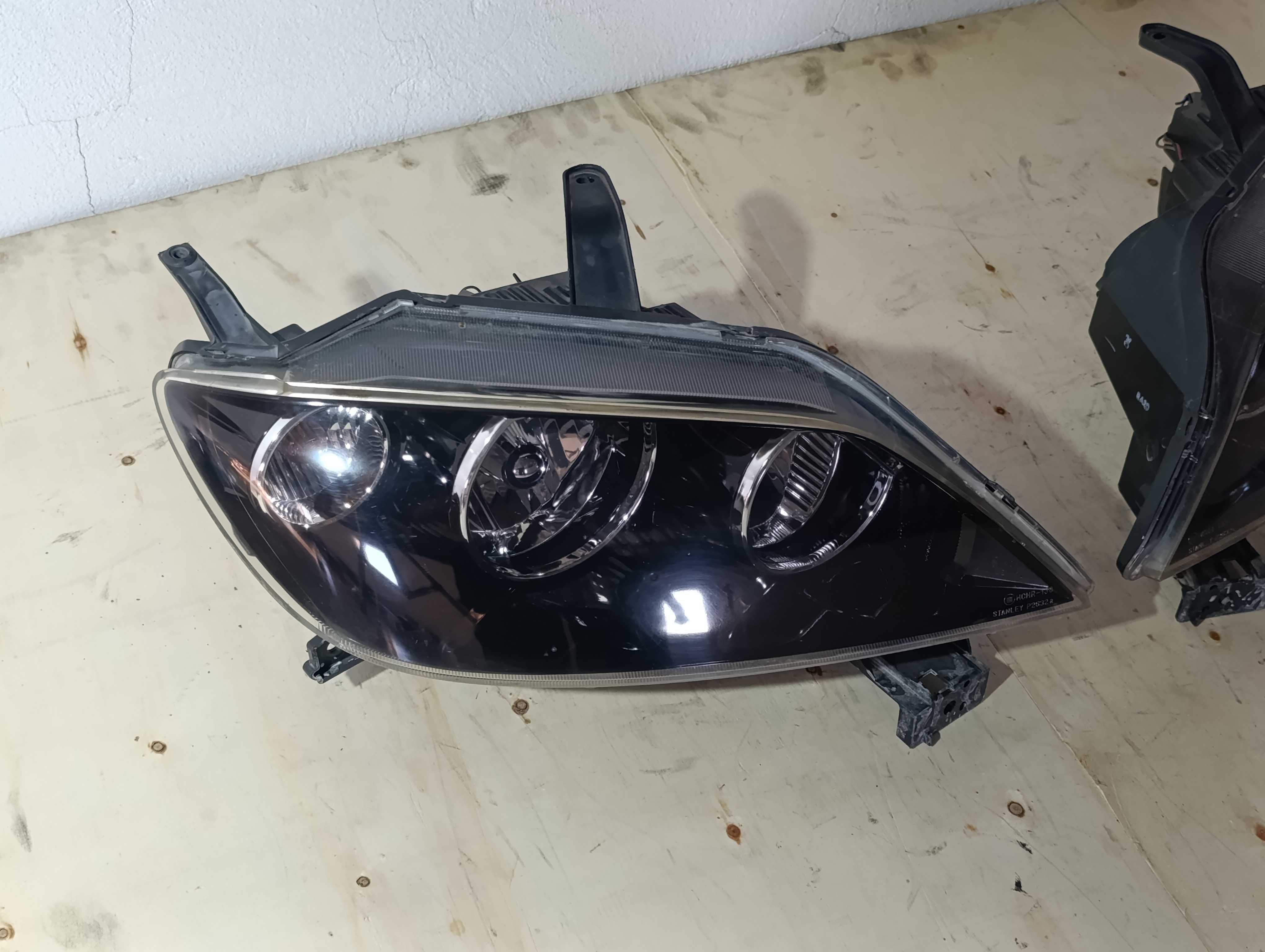 Фары фара левая правая Xenon Mazda 2 Demio DY 02-07 Оригинал