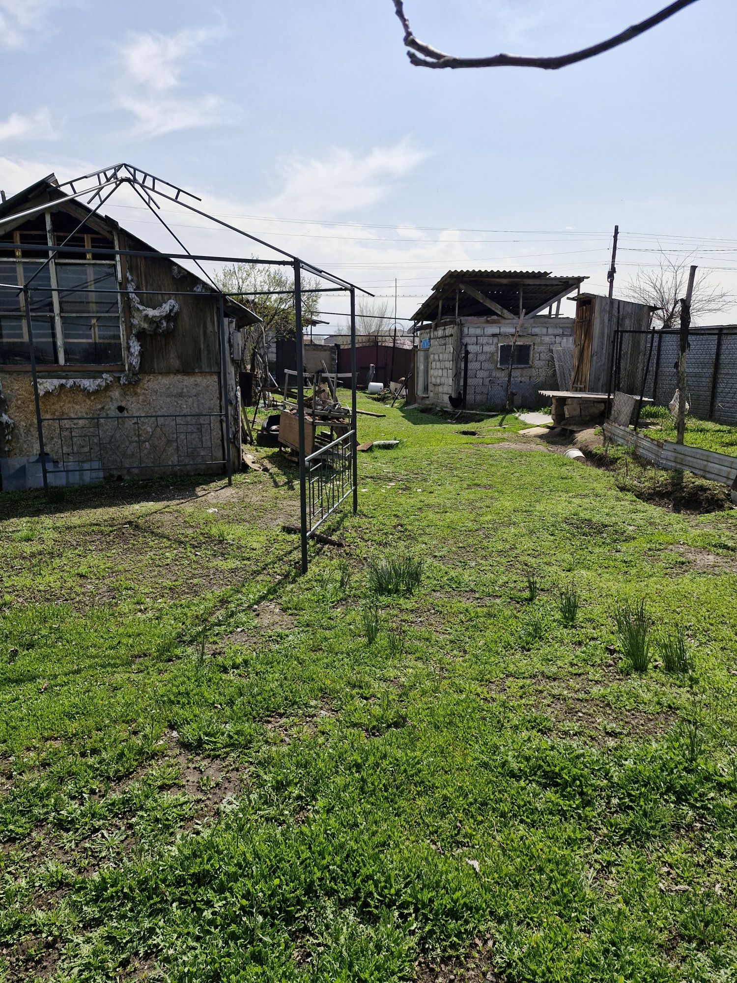 Продам дом с участком или пол участка
