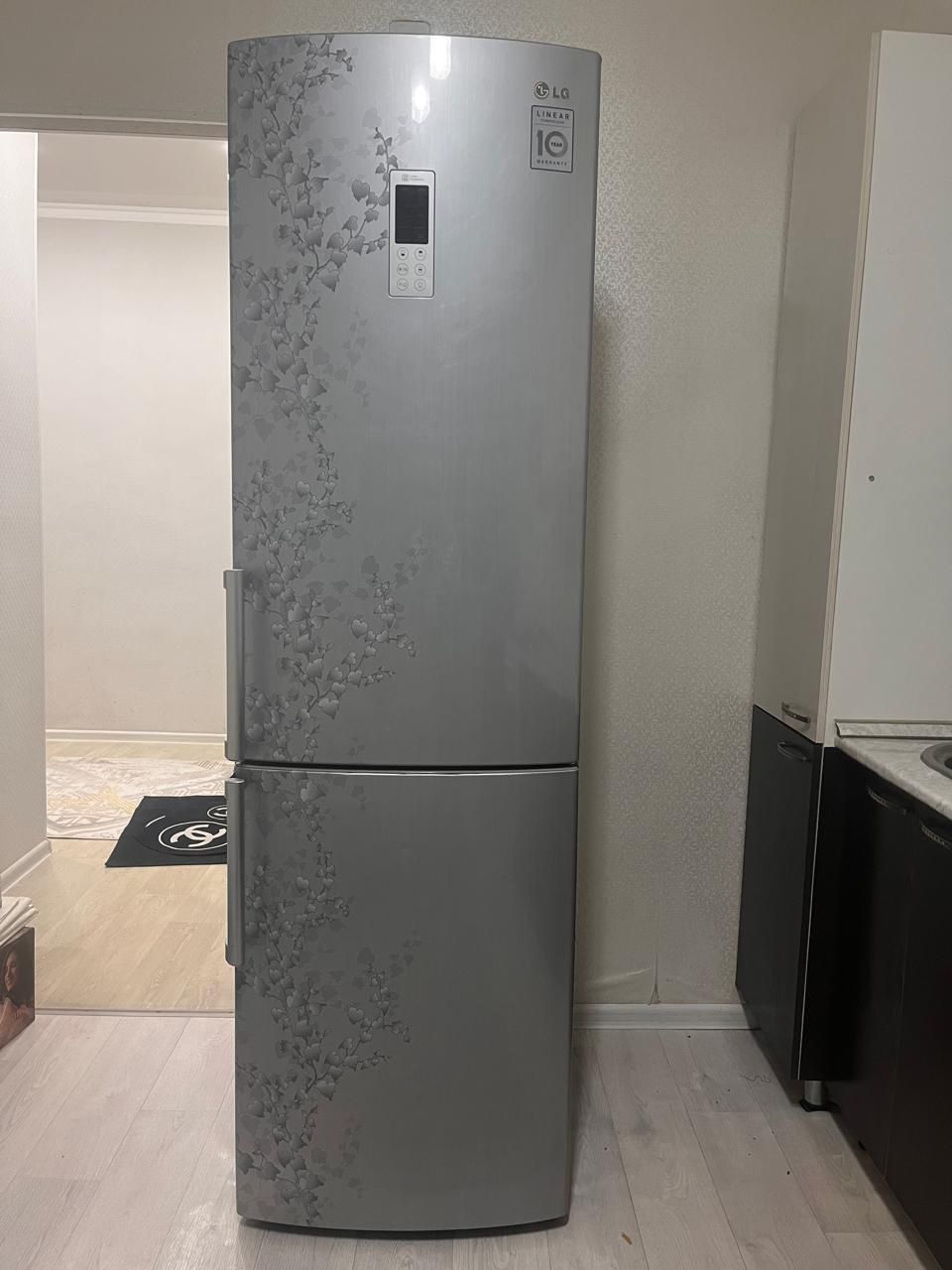 Холодильник LG в отличном состоянии