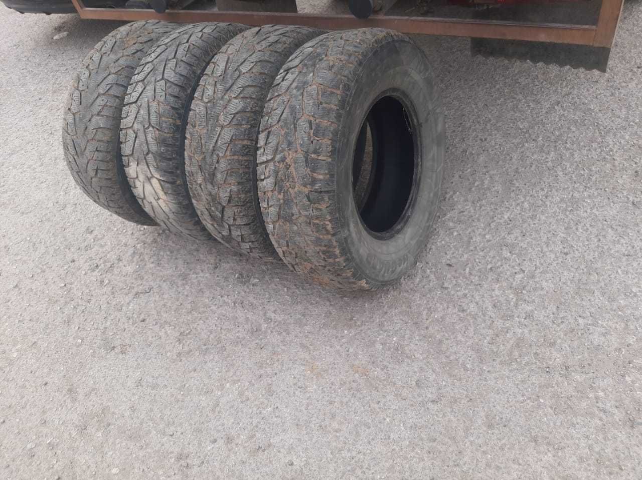 Бу зимний шина Yokohama 4шт размер: 265/70R16