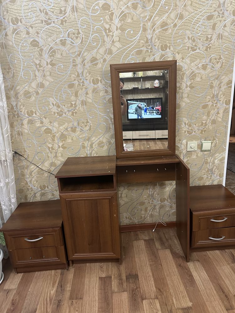 Спальный гарнитур, шкаф, камот, матрас