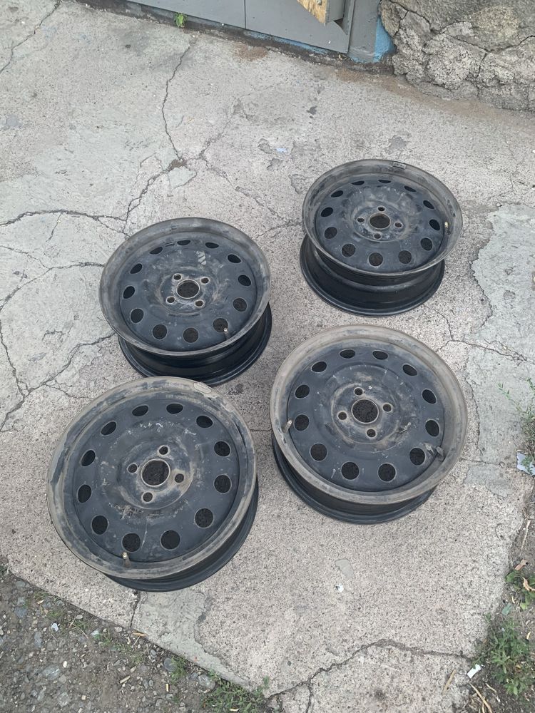 Диски R 15, в отличном состоянии, Hyundai