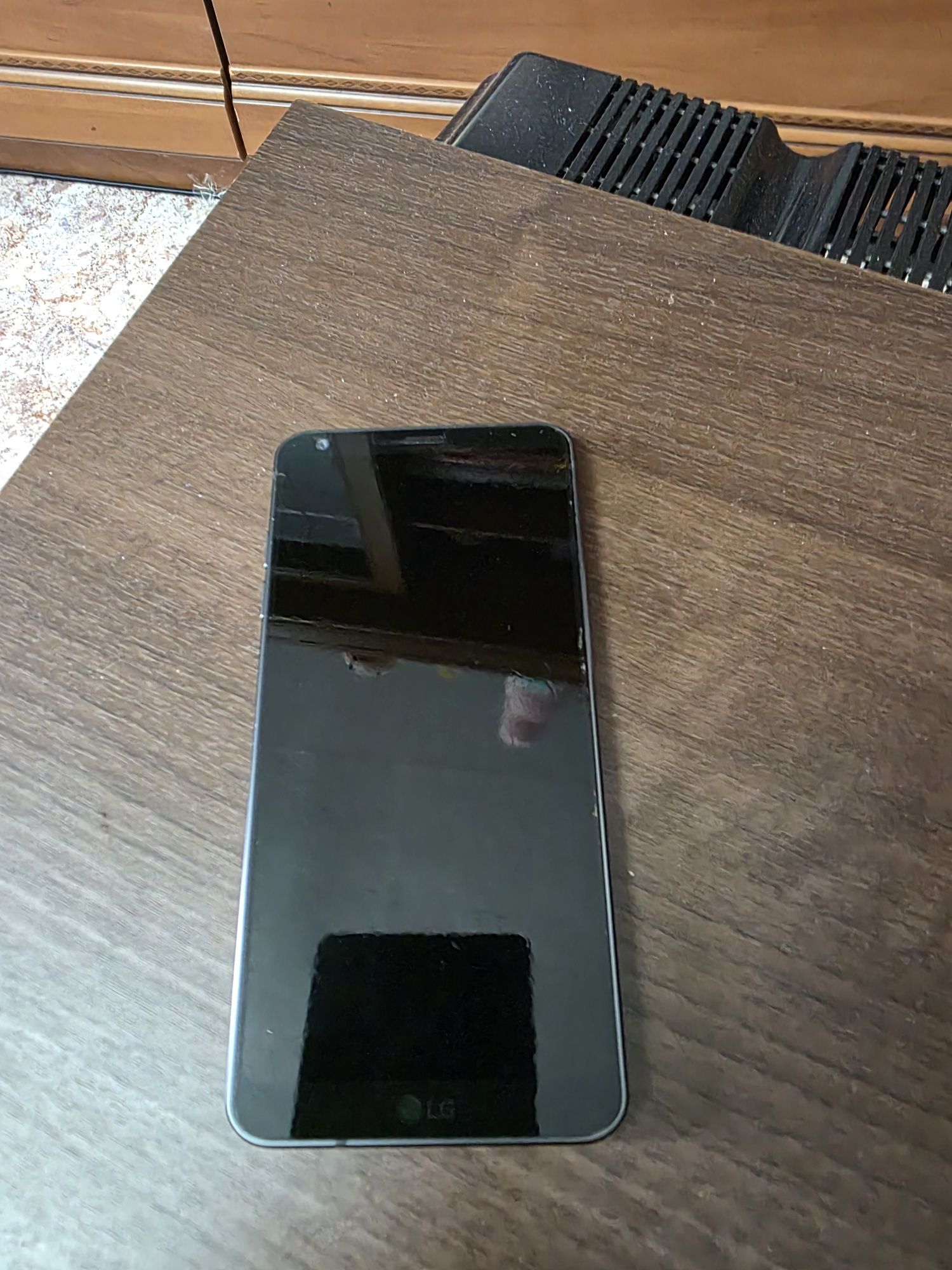 Продаю смарфон  LG G6