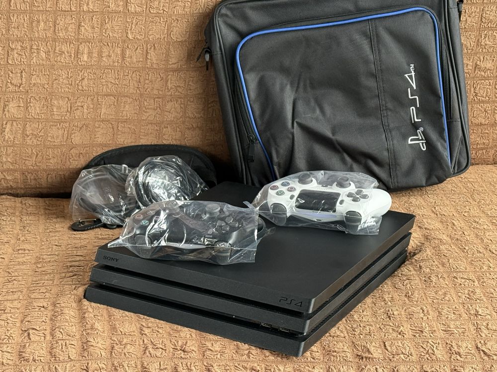 Sony PlayStation 4 Pro 1TB 4K +сумка,джойстик Sony PS 4 Pro 1TB