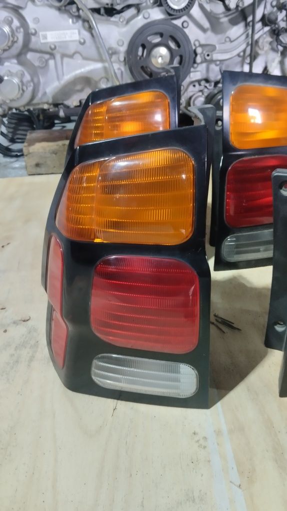 Задние фонари Mitsubishi Pajero Montero sport