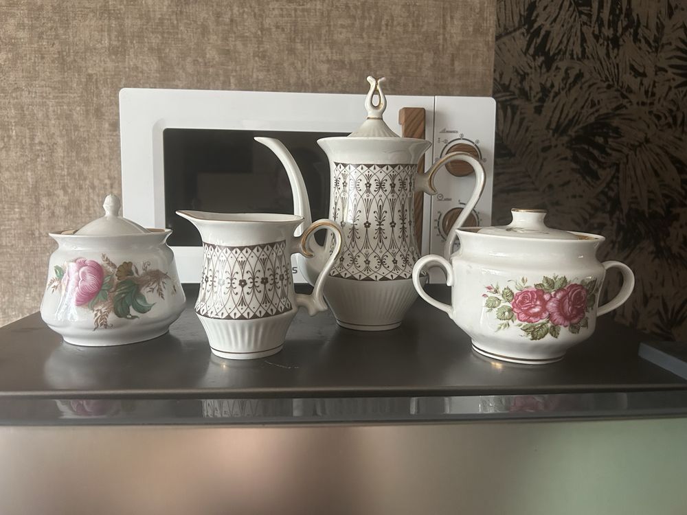 Продам чайники фарфор