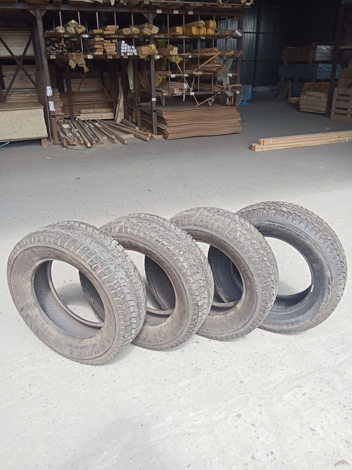 Продам шины 235/65/17